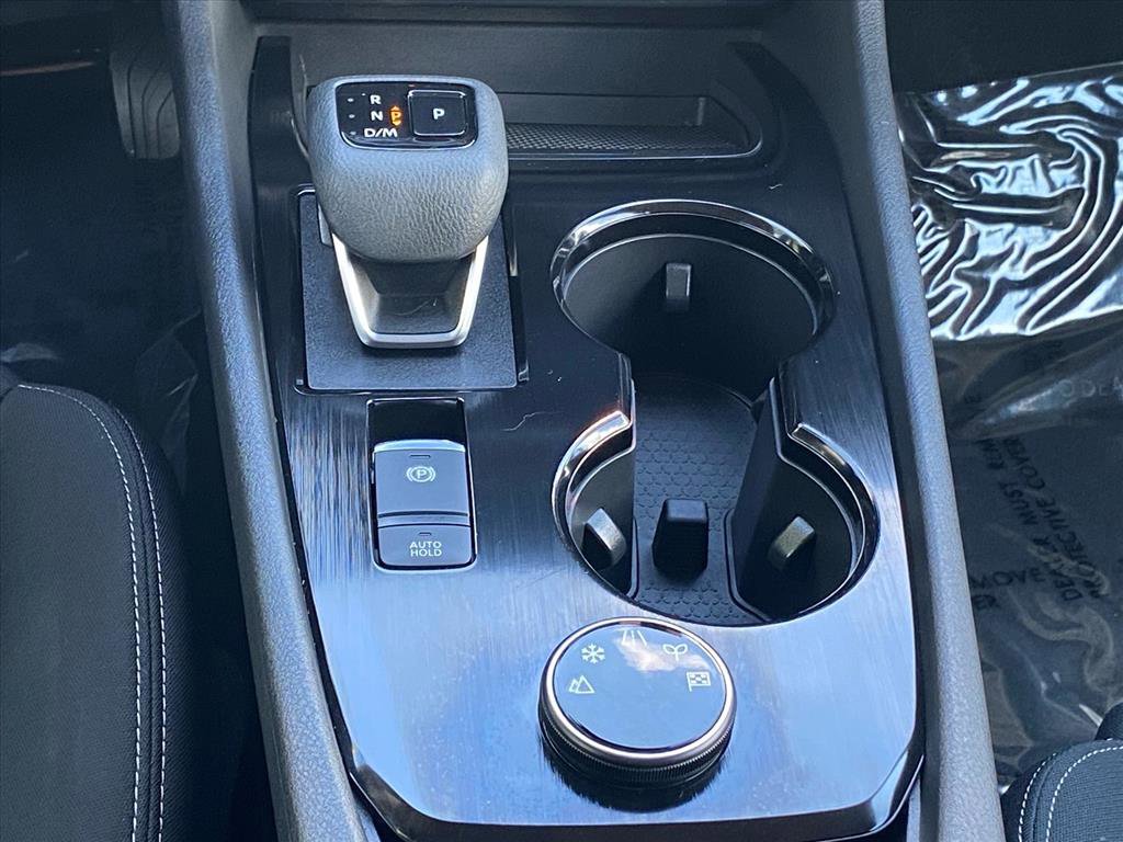 Used 2023 Nissan Rogue S AWD/4WD image 11