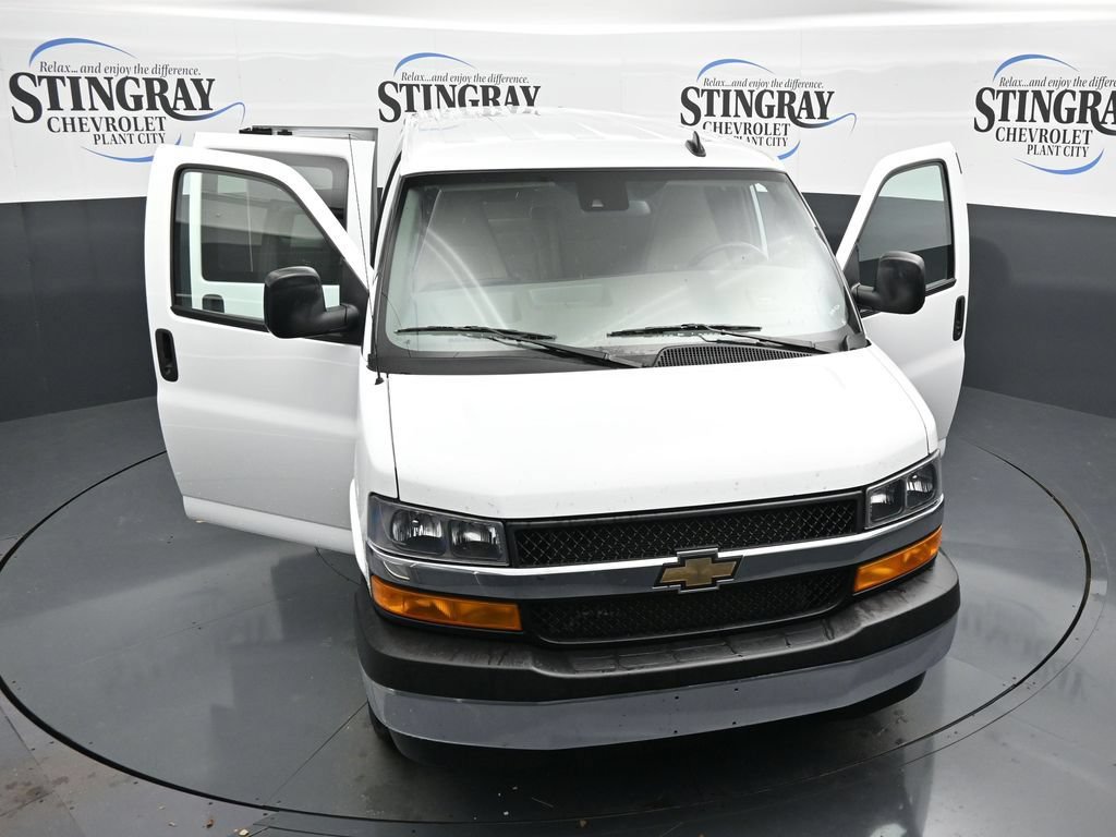 Used 2025 Chevrolet Express 3500 LT w/ LT Preferred Equipment Group RWD image 34