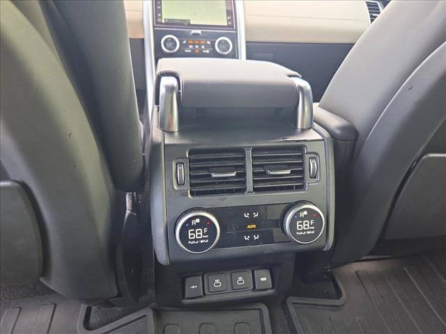 Used 2021 Land Rover Discovery HSE R-Dynamic AWD/4WD image 17