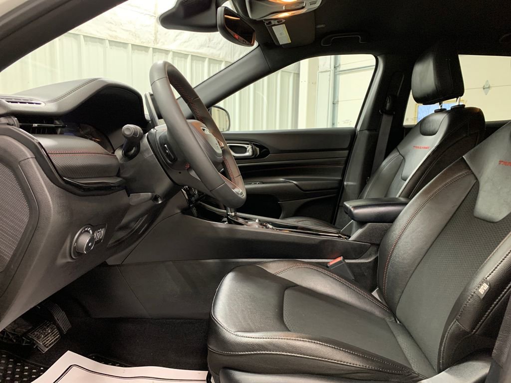 Used 2024 Jeep Compass Trailhawk image 3