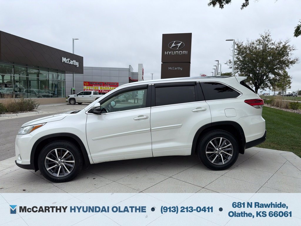 Used 2017 Toyota Highlander XLE w/ Protection Package #3 AWD/4WD image 12