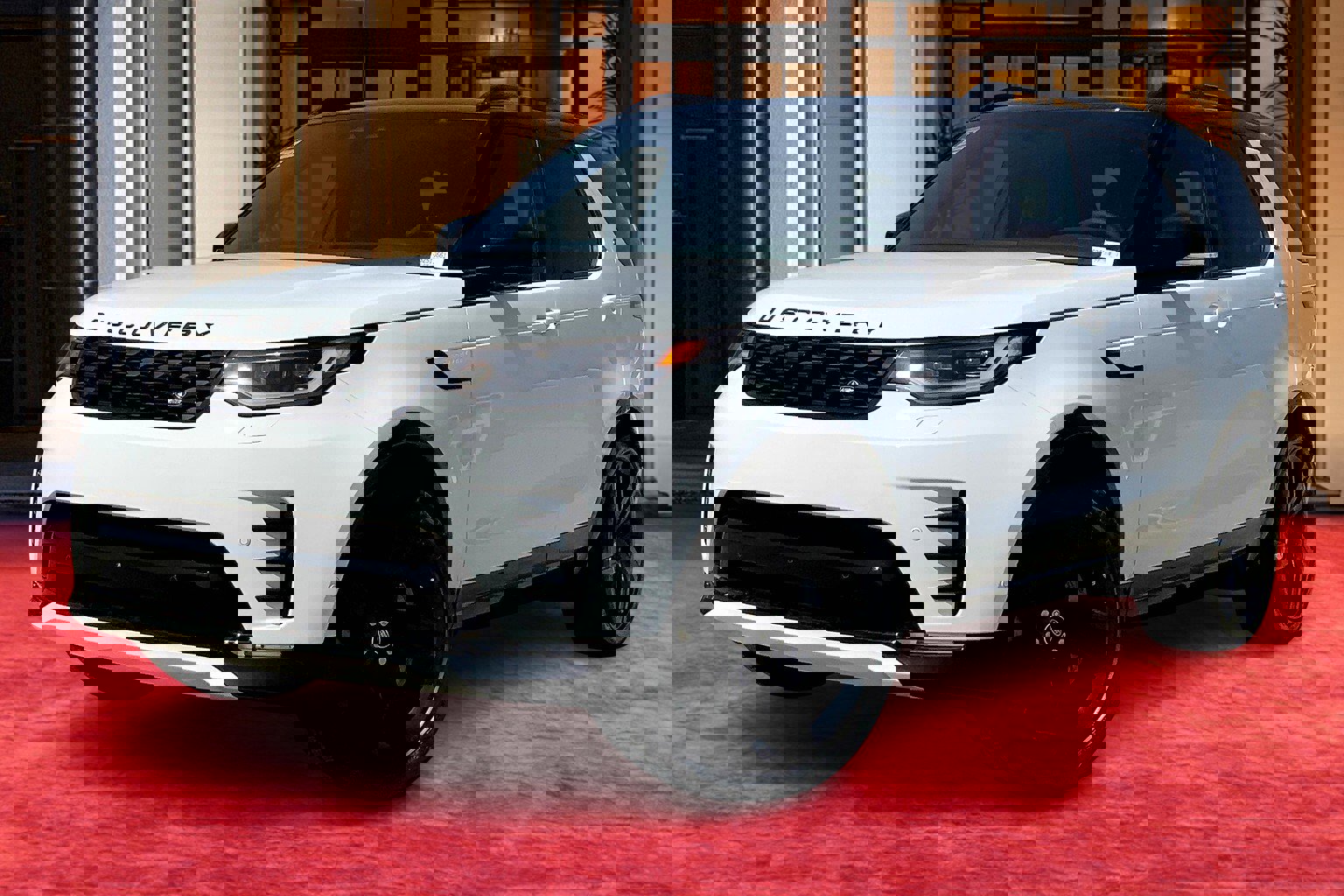 New 2025 Land Rover Discovery Dynamic SE