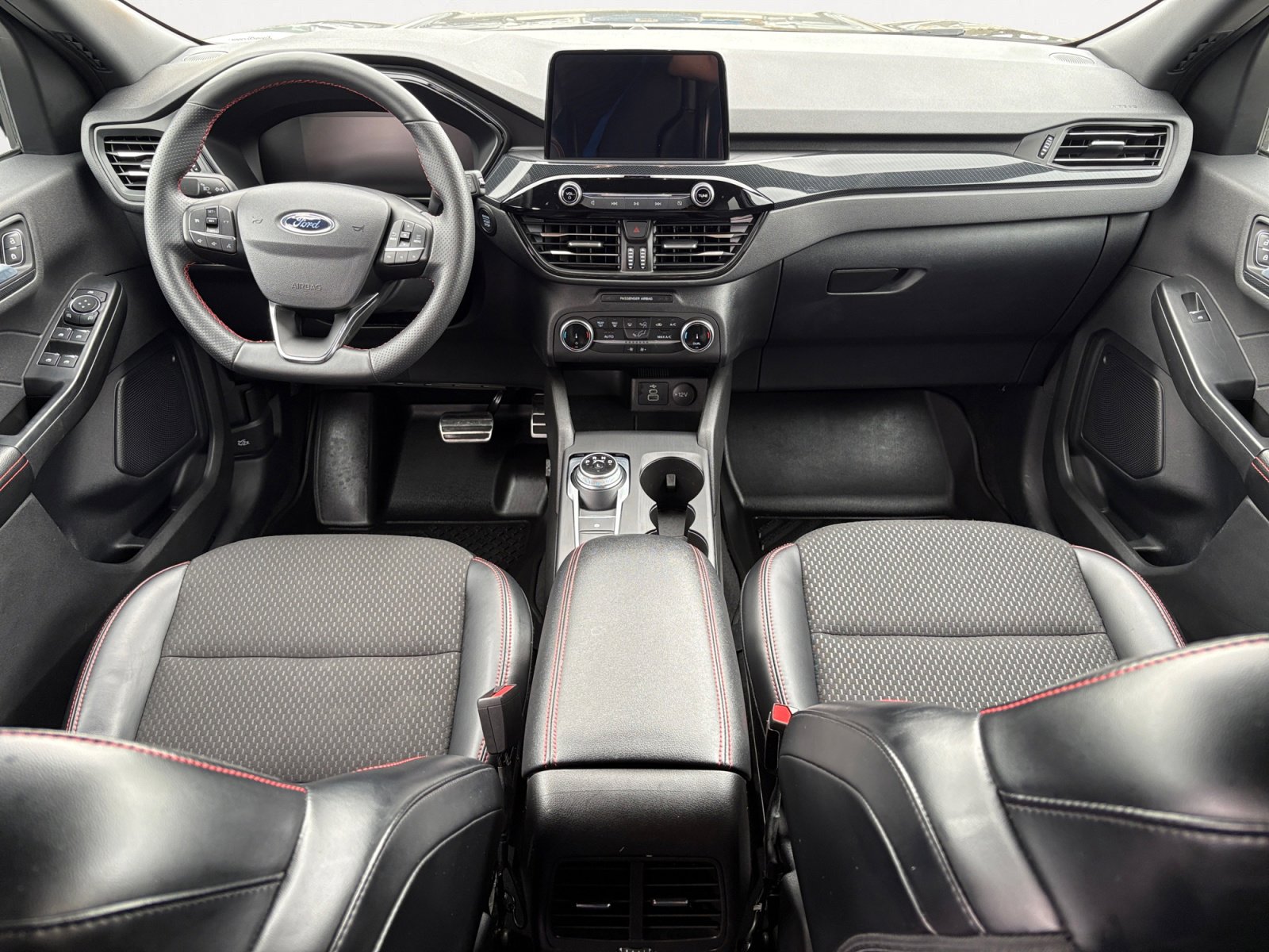 Used 2024 Ford Escape ST-Line w/ Equipment Group 301A FWD image 3