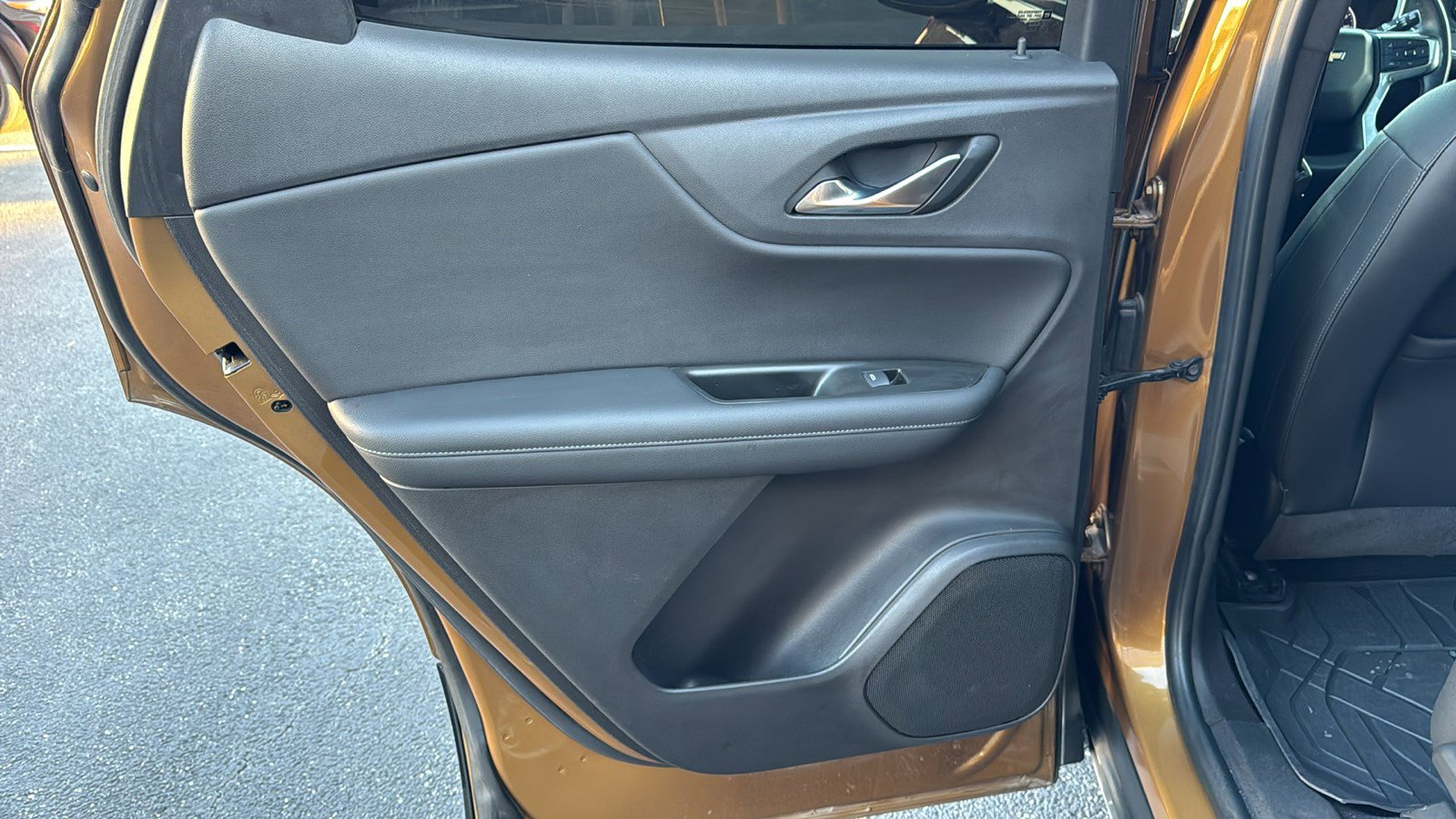 Used 2019 Chevrolet Blazer LT w/ Sun and Wheels Package FWD image 18
