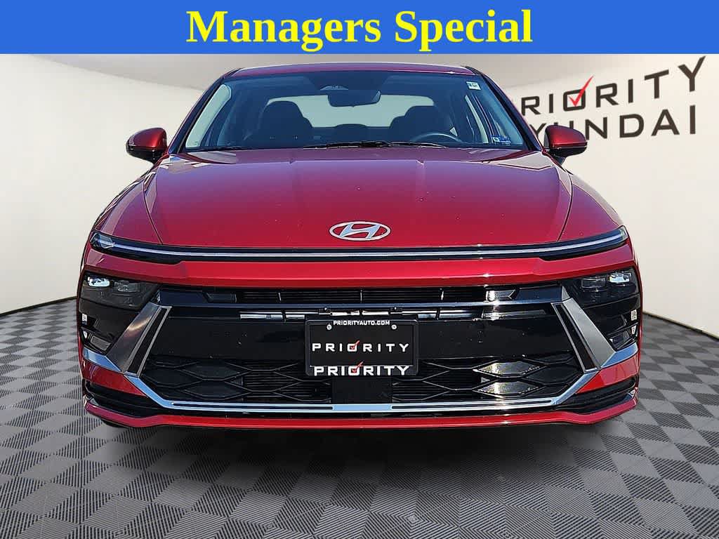 Used 2024 Hyundai Sonata SEL FWD image 2