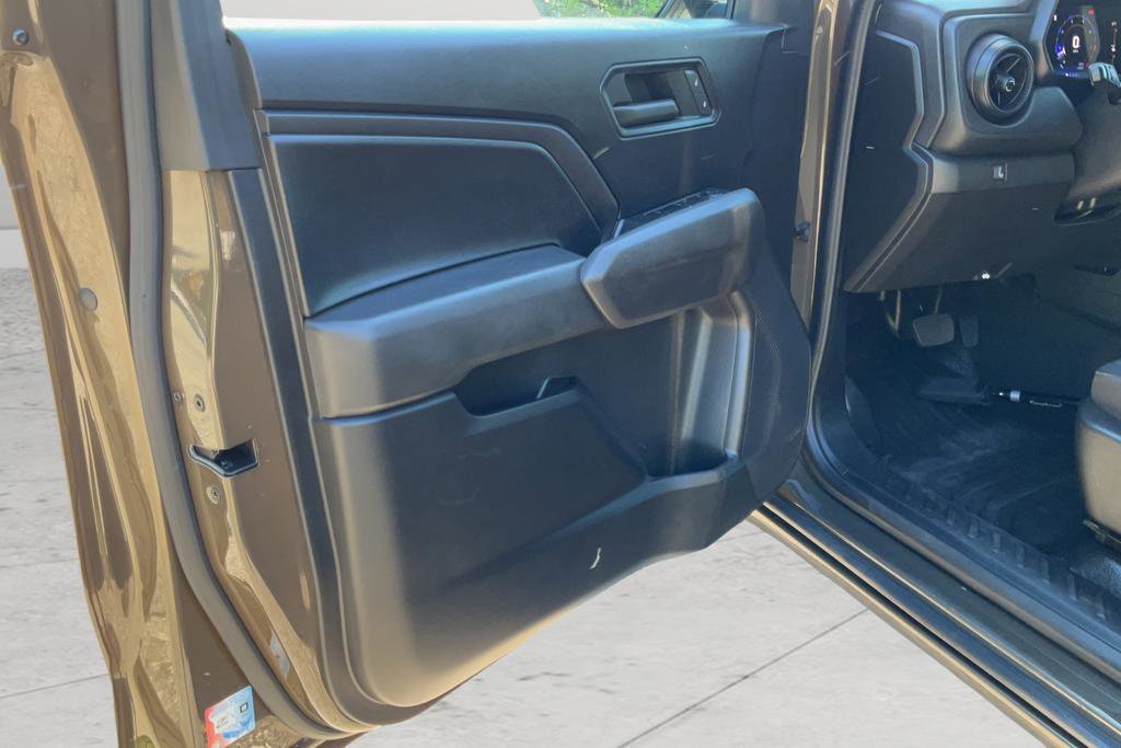 Certified 2023 Chevrolet Colorado W/T RWD image 11