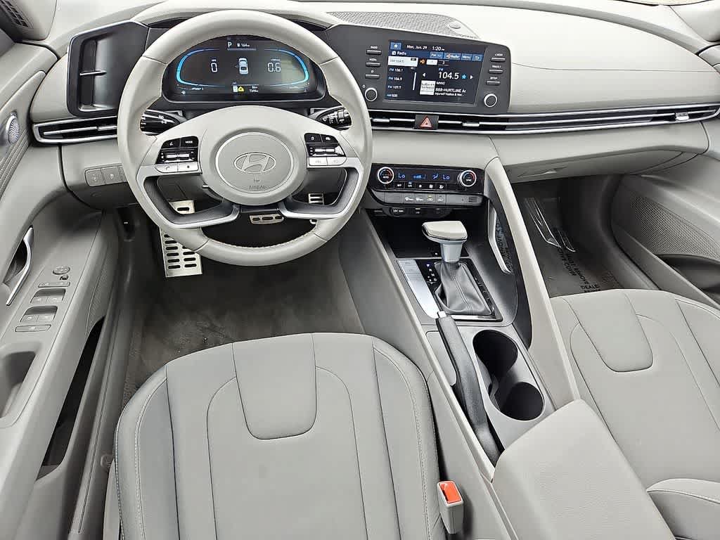 Certified 2025 Hyundai Elantra Sport FWD image 10