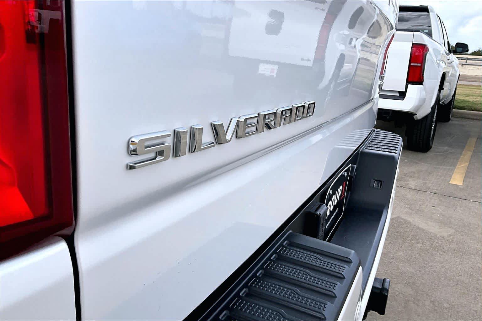 Used 2021 Chevrolet Silverado 1500 High Country w/ Technology Package AWD/4WD image 30