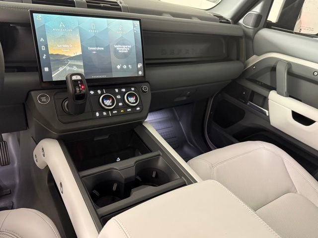 New 2026 Land Rover Defender 110 S AWD/4WD image 22