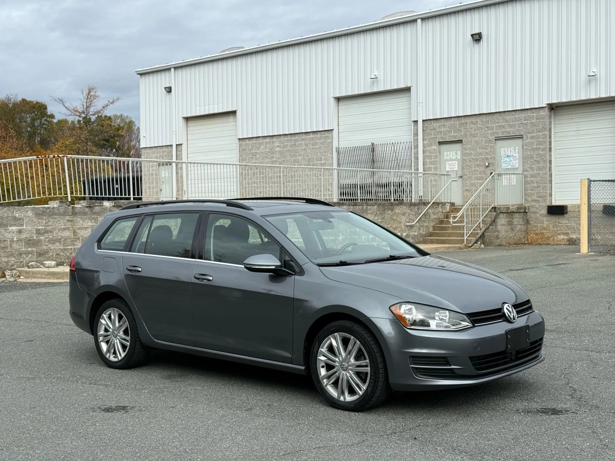Used 2016 Volkswagen Golf Limited Edition image 8