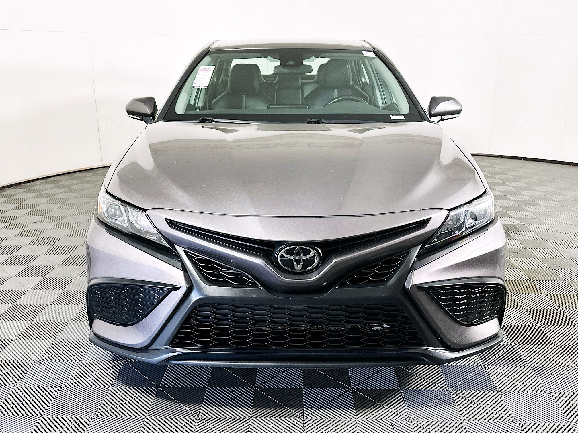 Used 2024 Toyota Camry SE image 8