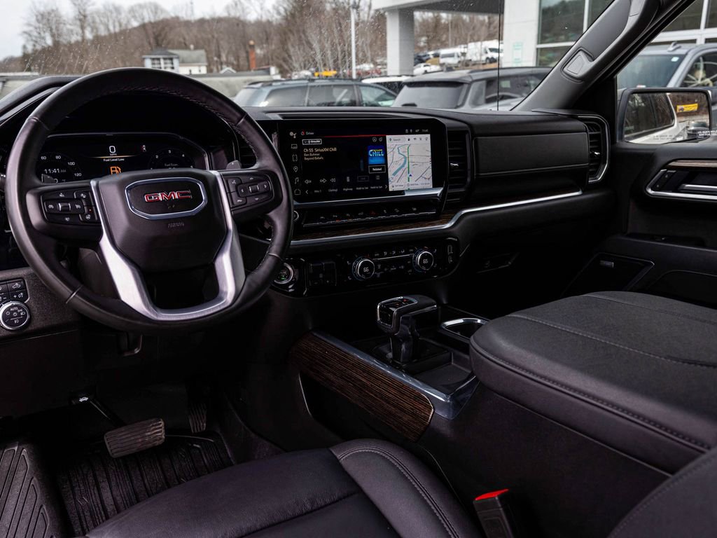 Used 2025 GMC Sierra 1500 Elevation w/ Elevation Premium Package image 17