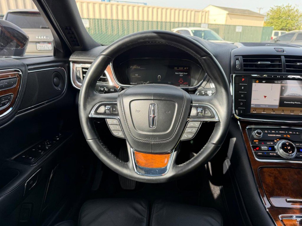 Used 2017 Lincoln Continental Reserve w/ Technology Package image 27