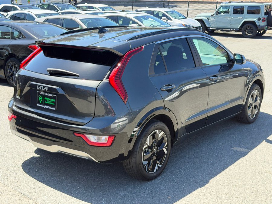 Used 2024 Kia Niro Wind w/ Wind Preserve Package FWD image 5