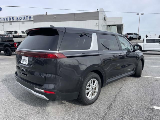 Used 2024 Kia Carnival LX image 3