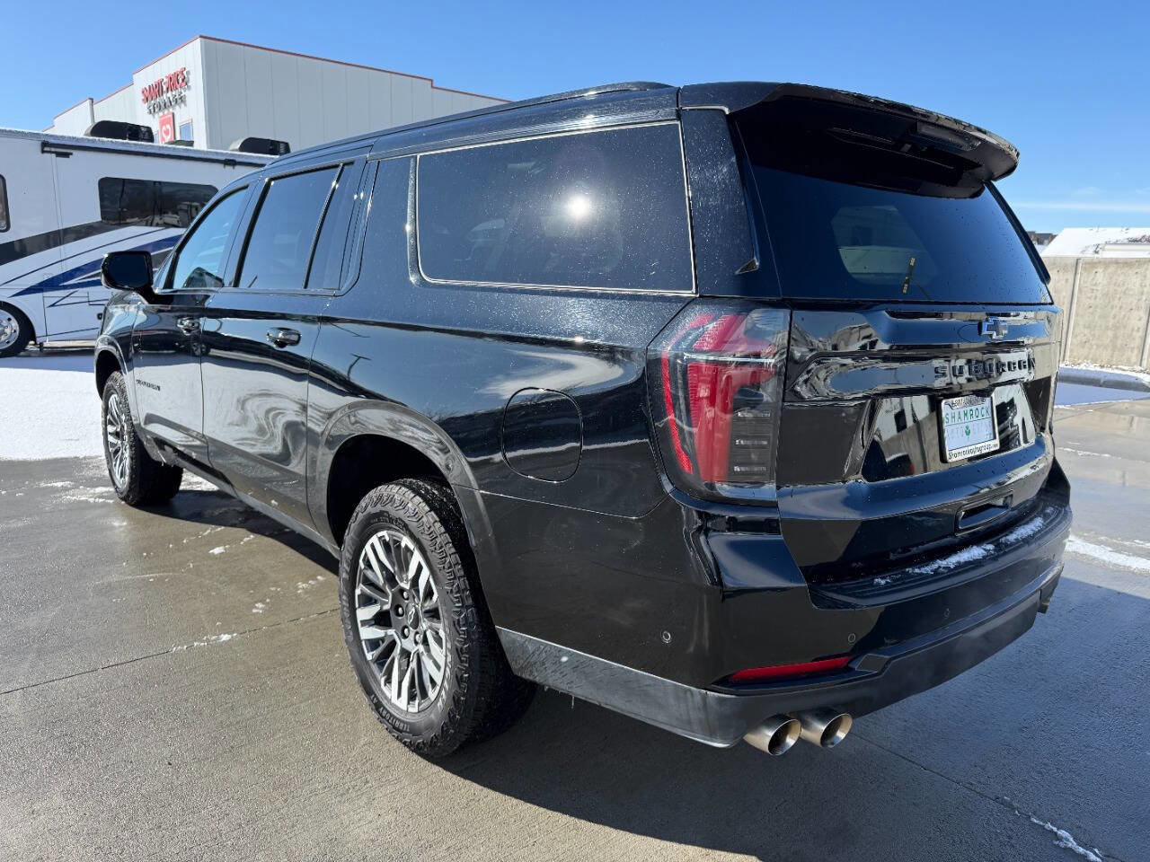 Used 2025 Chevrolet Suburban Z71 image 5