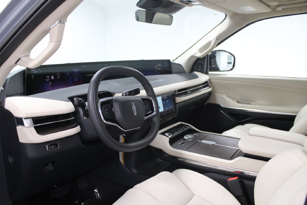New 2027 Lincoln Navigator Reserve AWD/4WD image 23