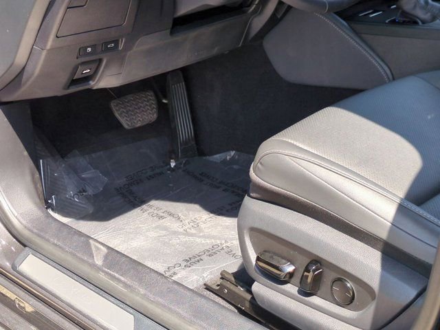 Used 2024 Lexus ES 300h w/ Premium Package image 17