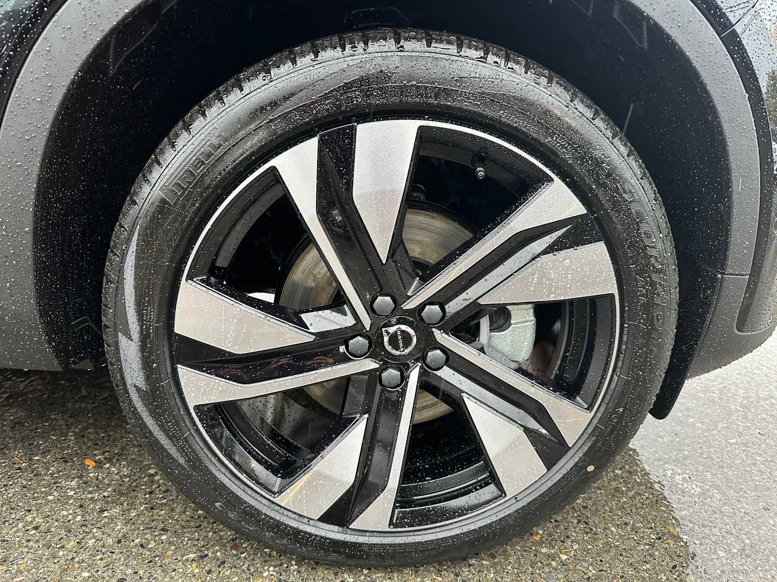 New 2026 Volvo XC40 B5 Plus w/ Climate Package image 17