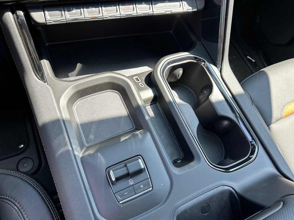 New 2026 GMC Sierra 2500 AT4 w/ AT4 Premium Plus Package AWD/4WD image 29