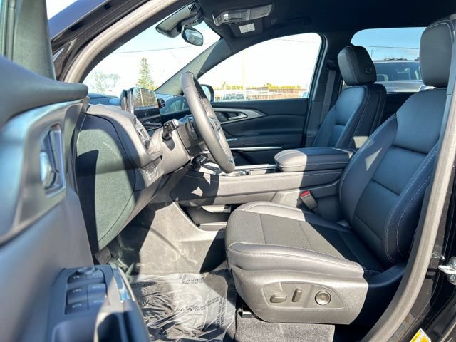 New 2026 Chevrolet Traverse LT w/ LPO, Floor Liner Package FWD image 25