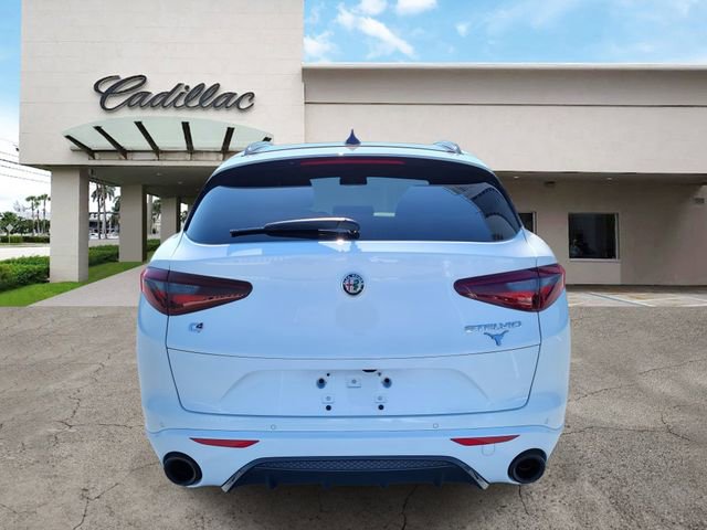 Used 2023 Alfa Romeo Stelvio Veloce image 4