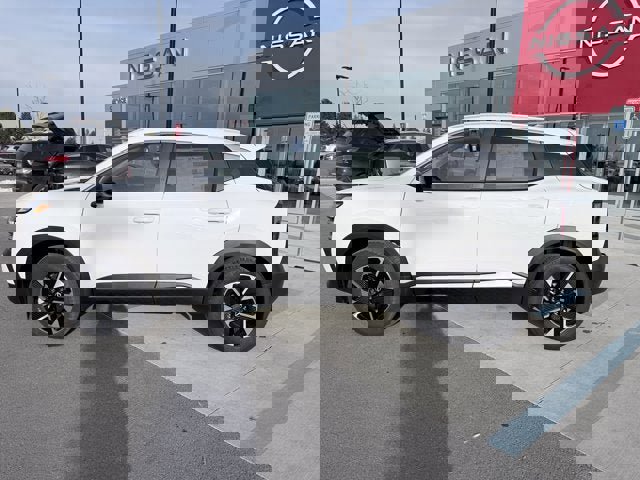 New 2026 Nissan Kicks SV image 2