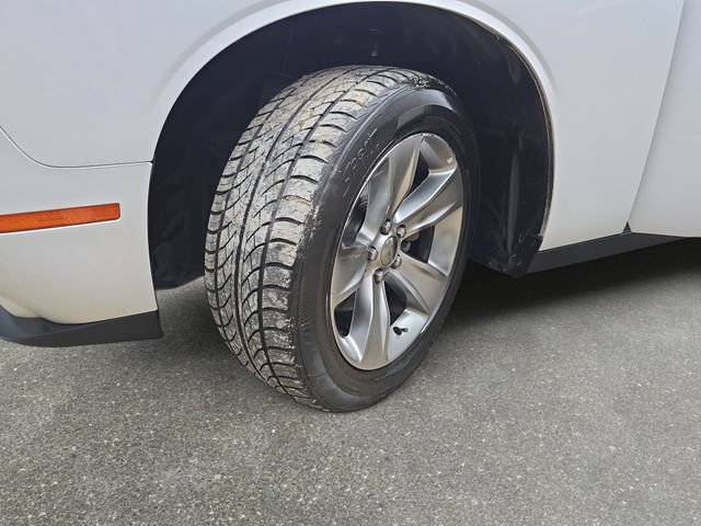 Used 2019 Dodge Challenger SXT RWD image 38