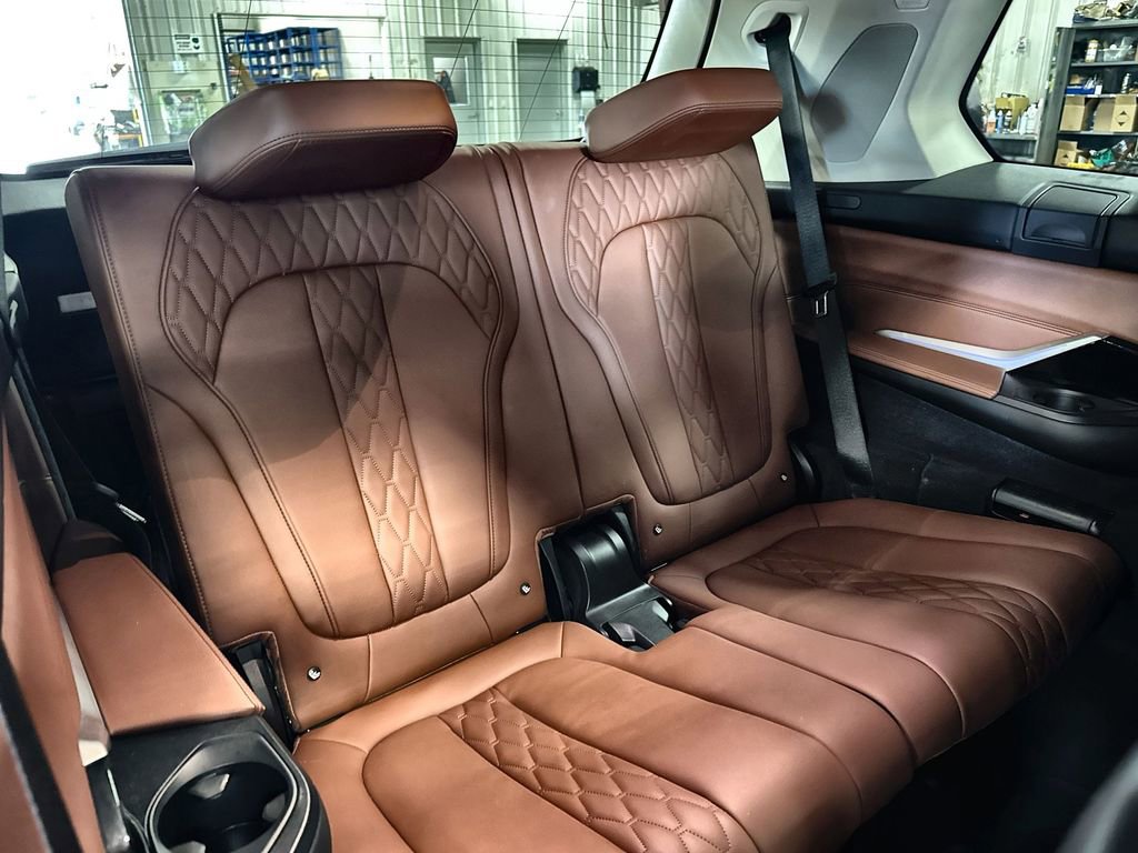 Used 2023 BMW X7 xDrive40i w/ Executive Package image 31