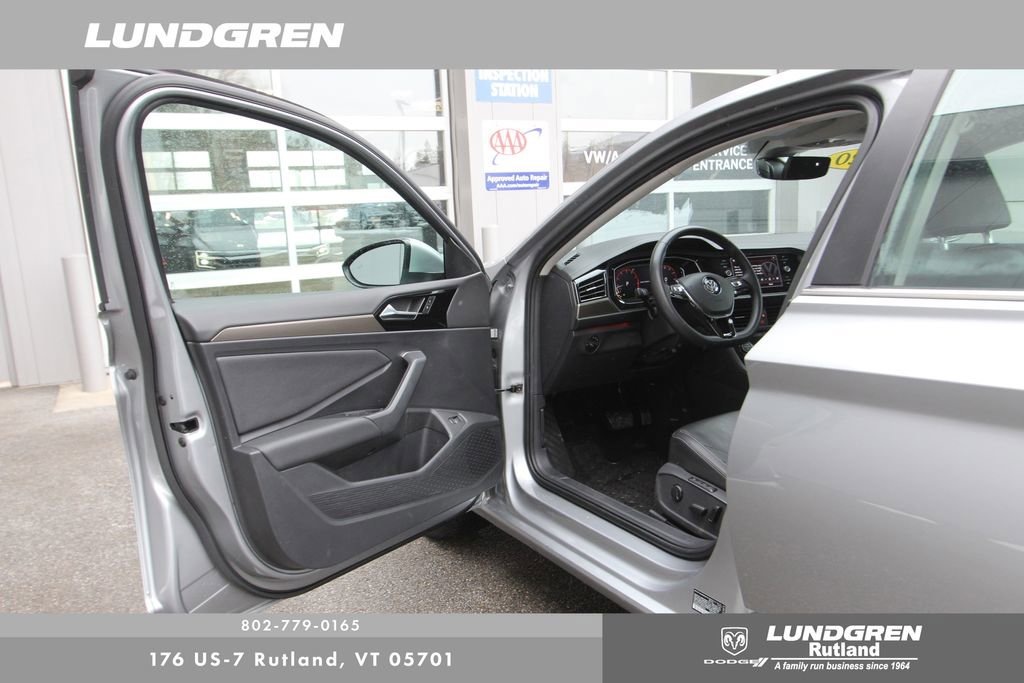 Used 2020 Volkswagen Jetta SEL Premium image 11