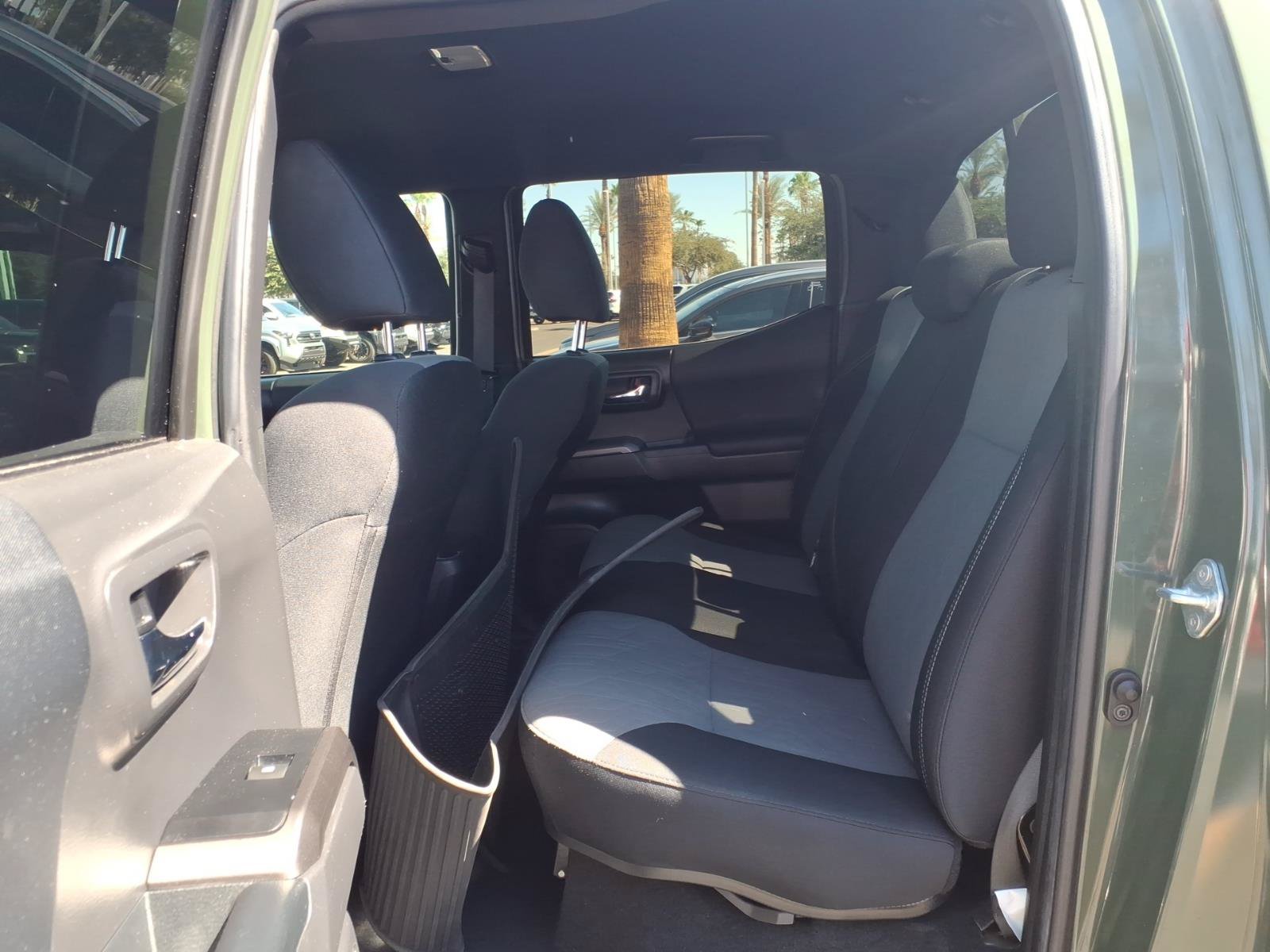 Used 2022 Toyota Tacoma TRD Off-Road AWD/4WD image 10