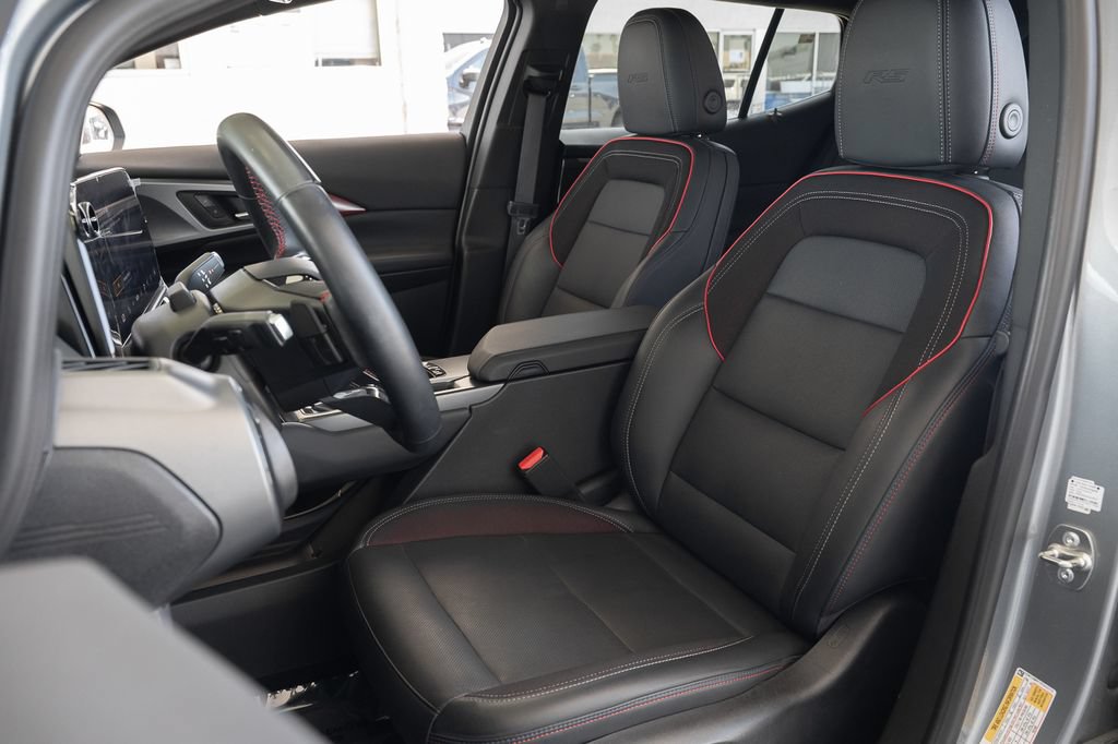 Used 2024 Chevrolet Equinox EV RS FWD image 17