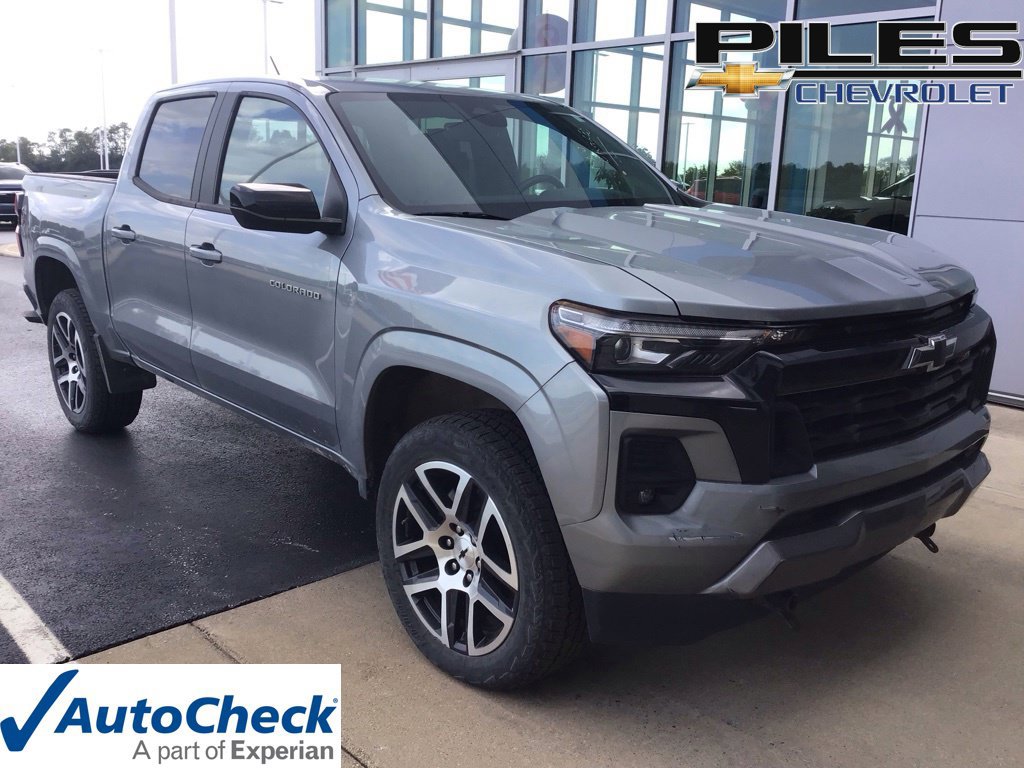 Used 2023 Chevrolet Colorado Z71 w/ Z71 Convenience Package 2