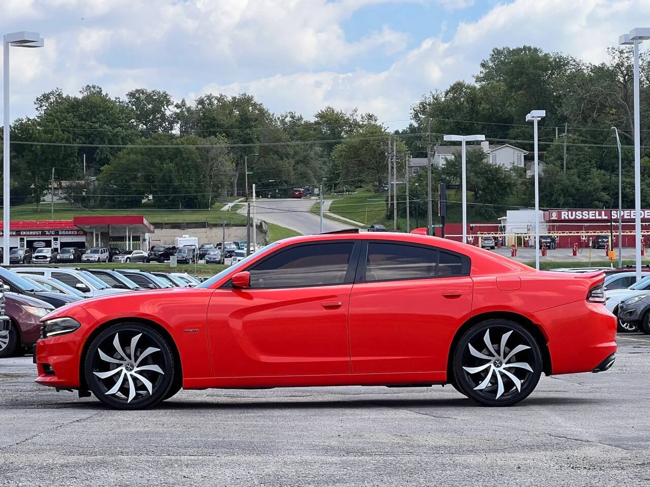 Used 2016 Dodge Charger R/T RWD image 4