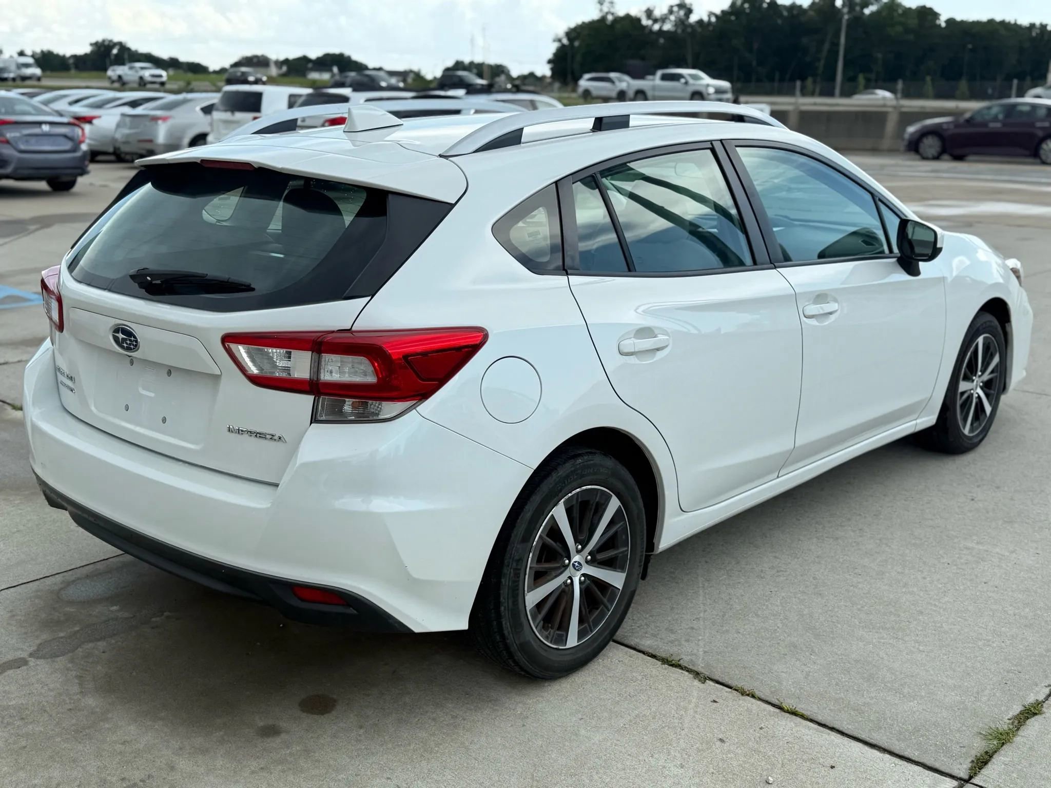 Used 2019 Subaru Impreza 2.0i Premium w/ Eyesight & BSD/Rcta & SRF image 6
