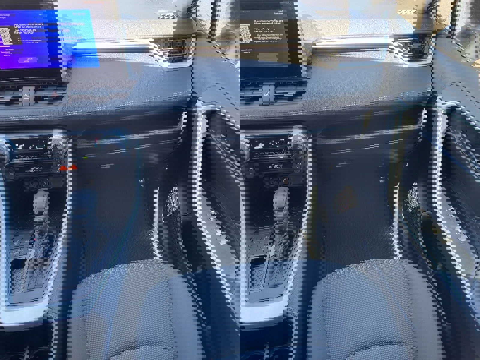 Used 2025 Toyota RAV4 LE image 15