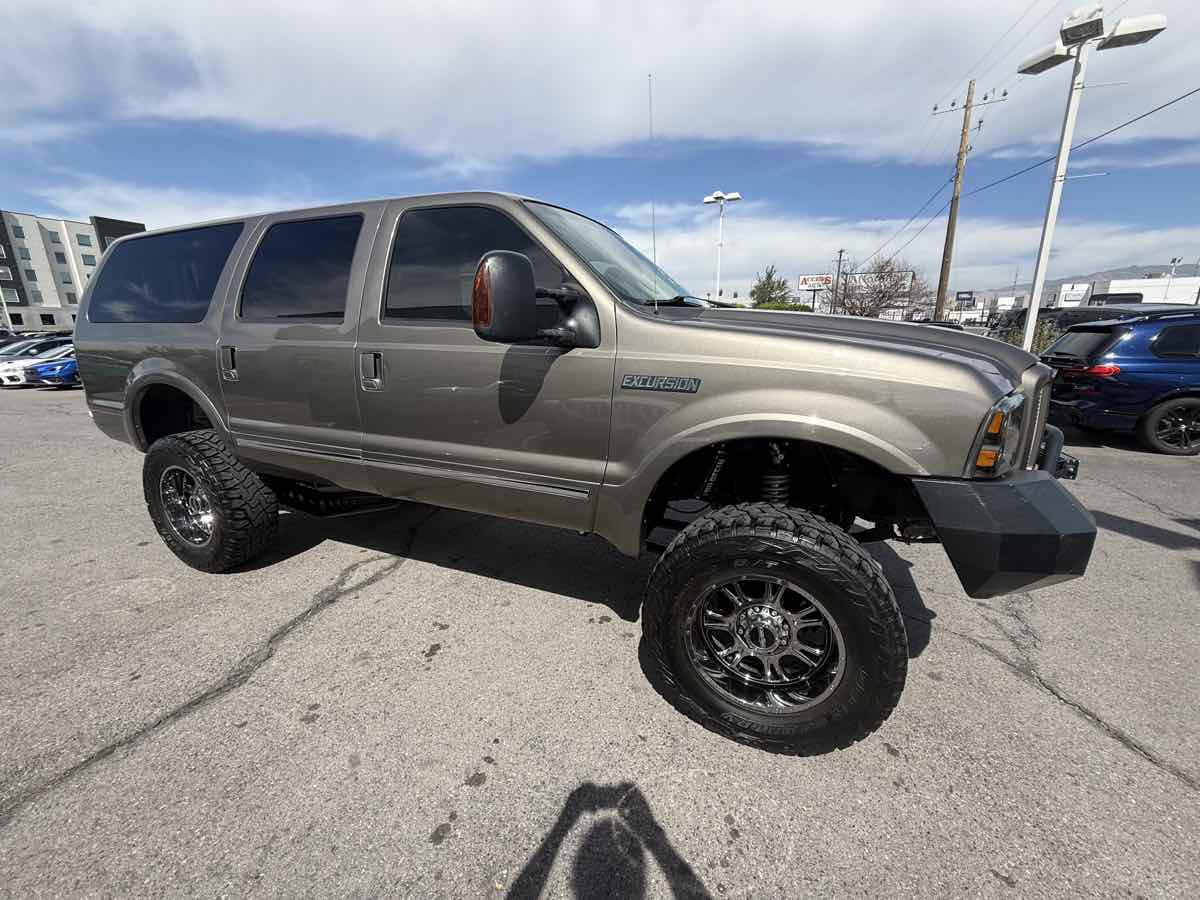 Used 2005 Ford Excursion Limited AWD/4WD image 5
