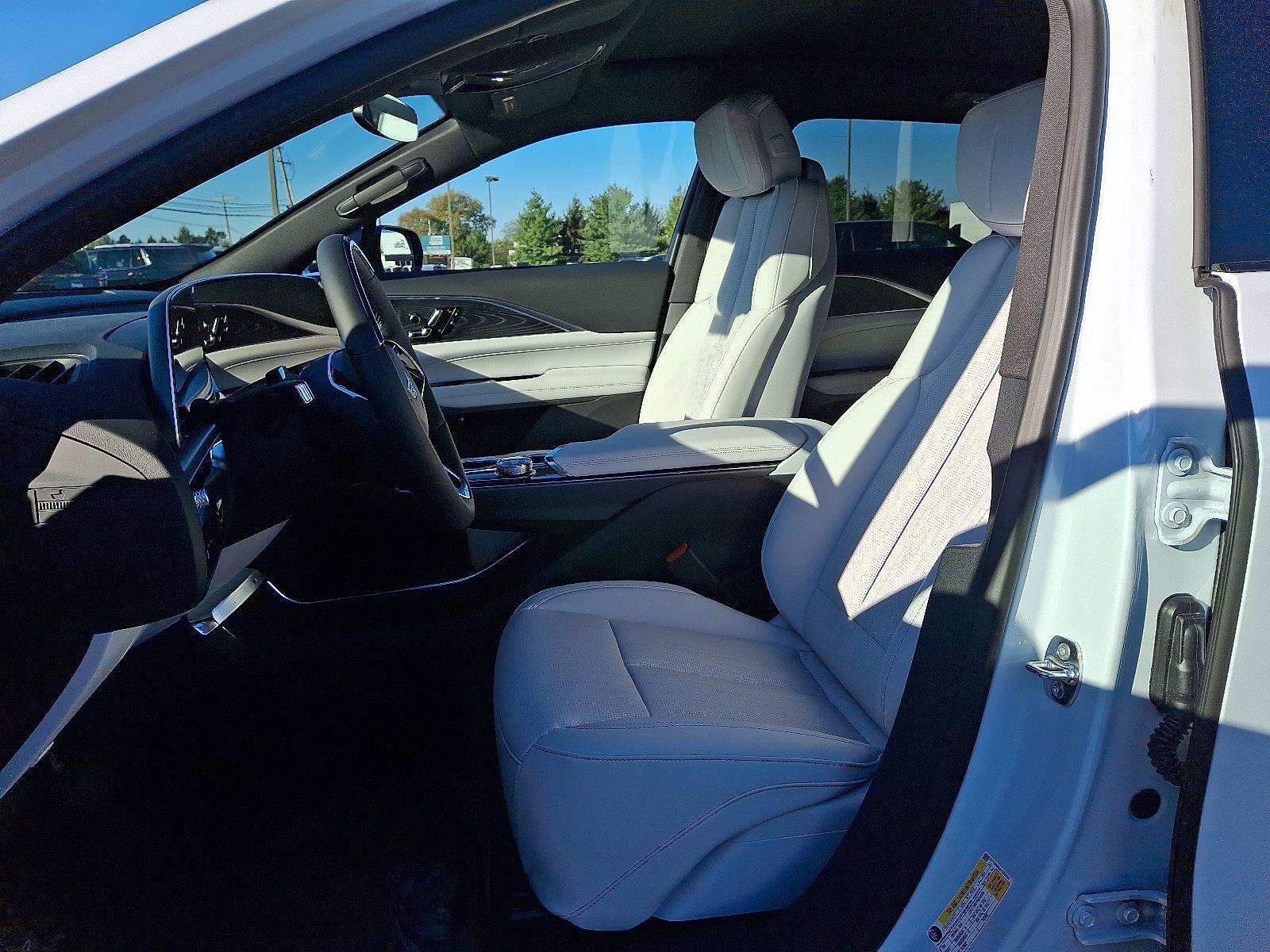 New 2026 Cadillac Lyriq Luxury image 7