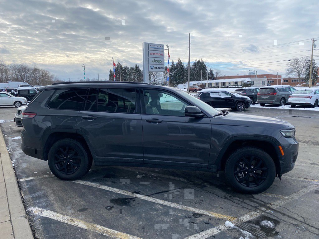 Used 2024 Jeep Grand Cherokee L Altitude image 6