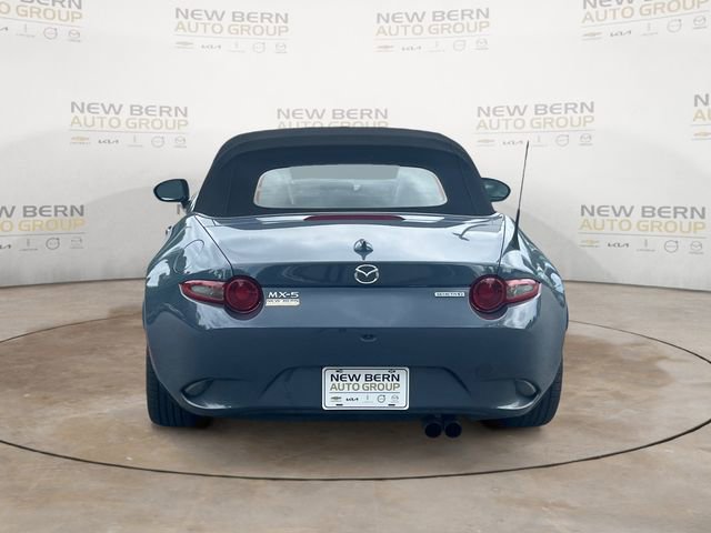 Used 2021 MAZDA MX-5 Miata Grand Touring RWD image 4