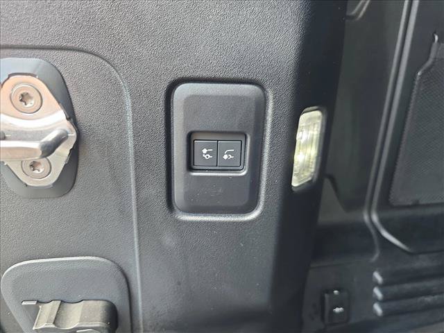 Used 2026 Land Rover Defender 110 X-Dynamic SE AWD/4WD image 13