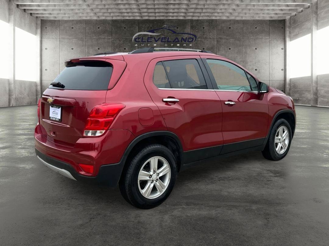 Used 2020 Chevrolet Trax LT w/ Driver Confidence Package AWD/4WD image 3