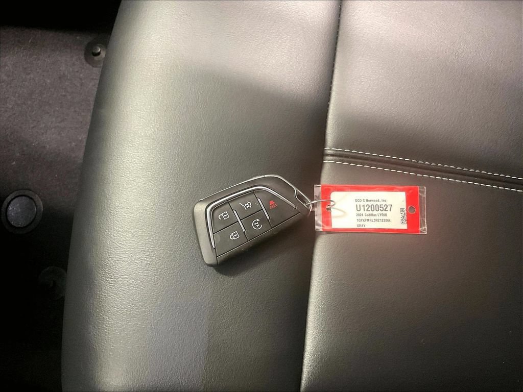 Used 2024 Cadillac Lyriq Tech w/ Driver Assist Package AWD/4WD image 31