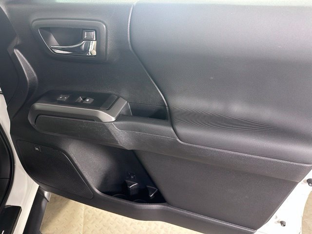 Used 2023 Toyota Tacoma TRD Pro AWD/4WD image 9