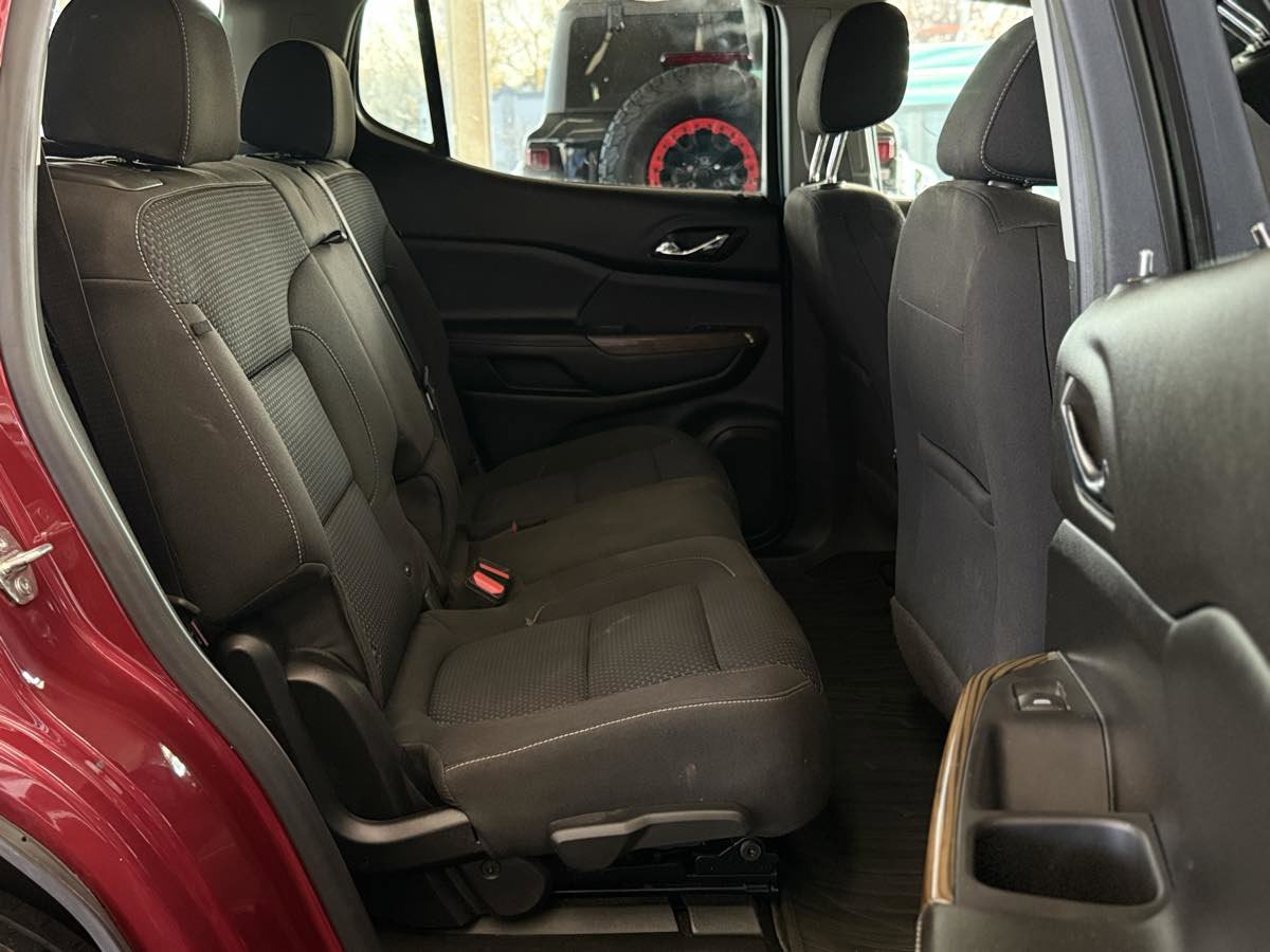 Used 2020 GMC Acadia SLE image 26