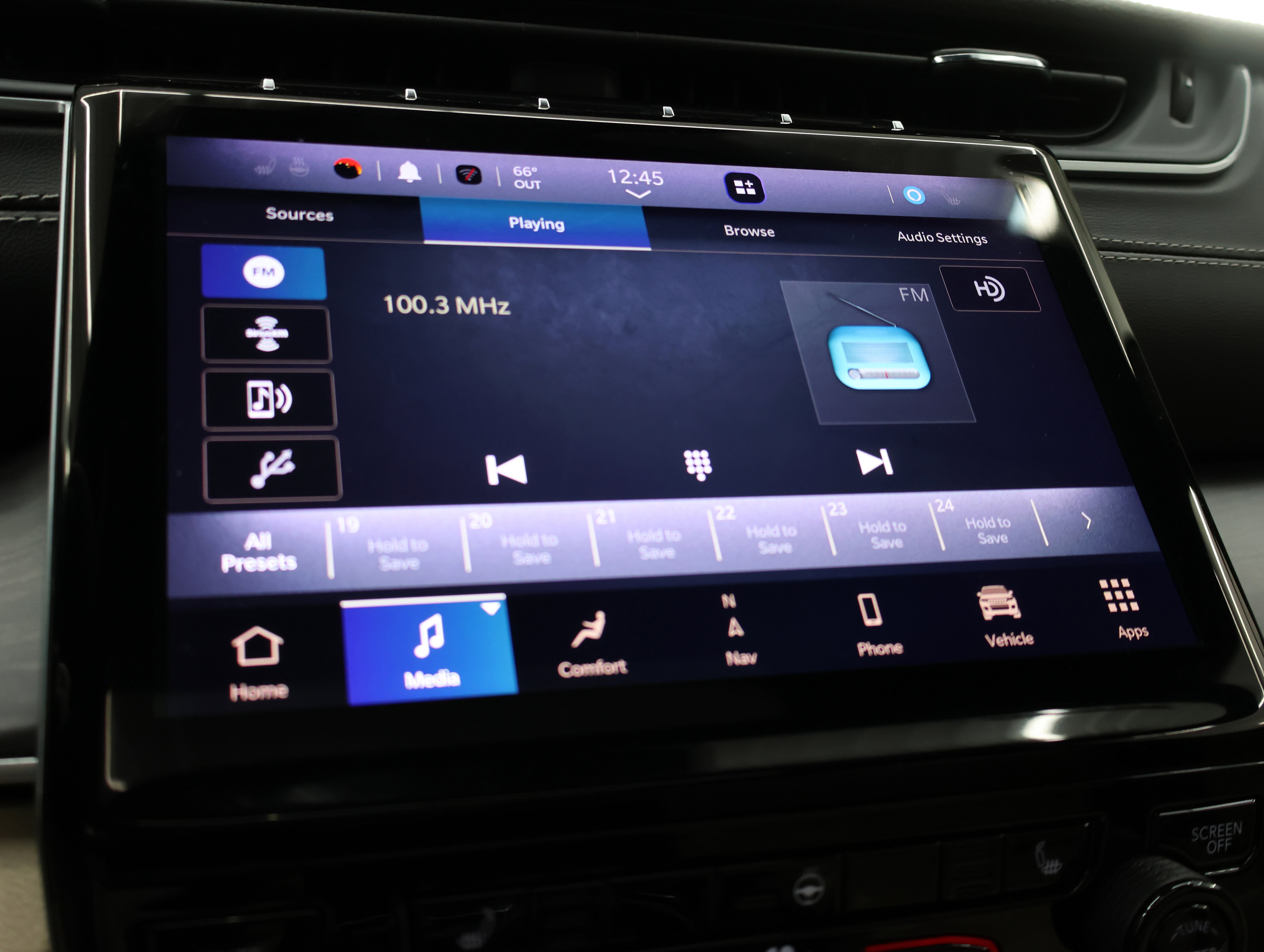 Used 2023 Jeep Grand Cherokee Limited image 51