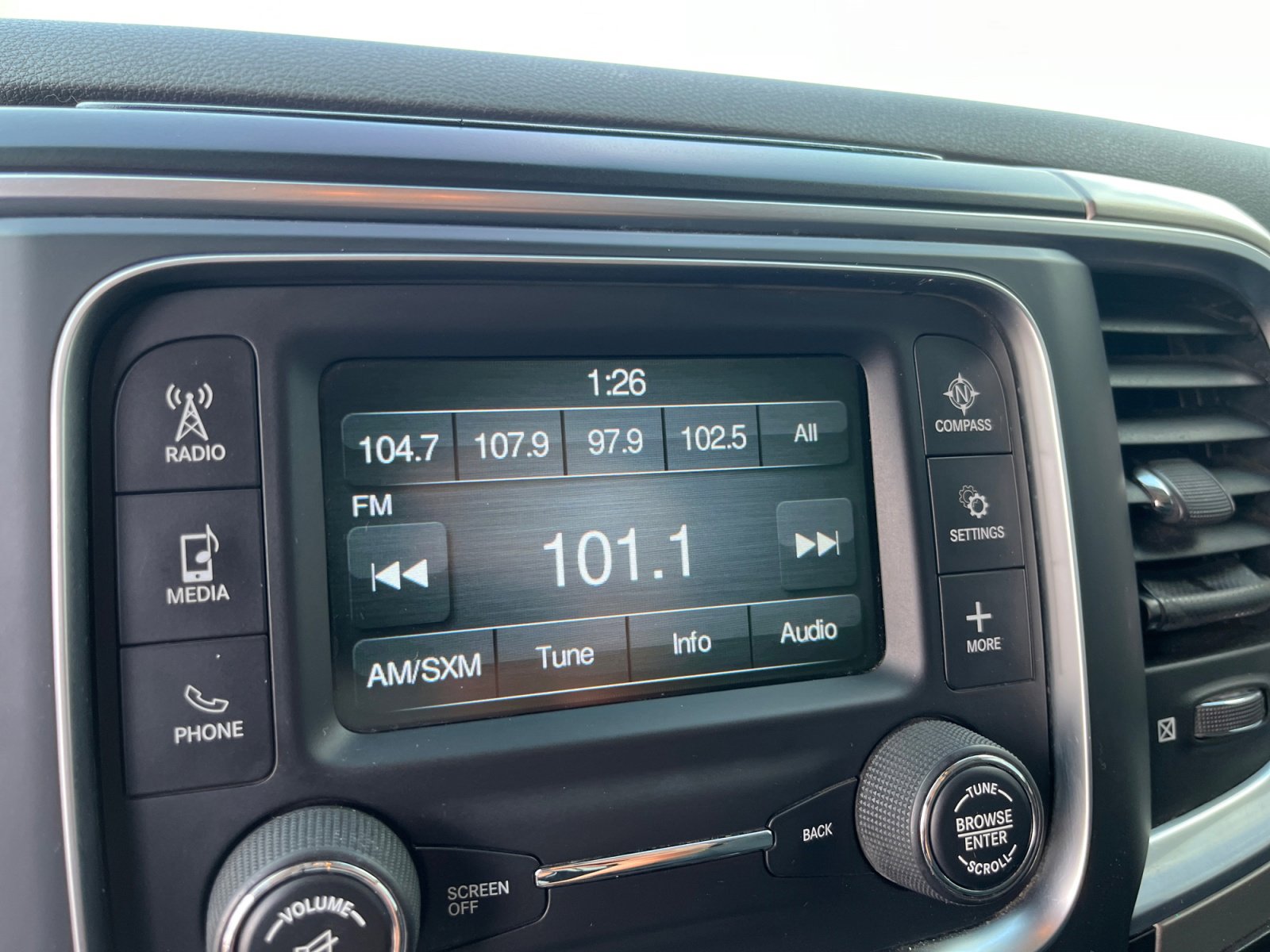 Used 2019 RAM 1500 Classic SLT image 21