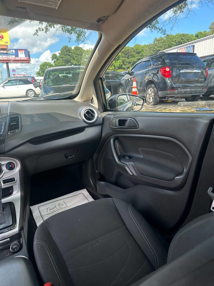 Used 2019 Ford Fiesta SE FWD image 11