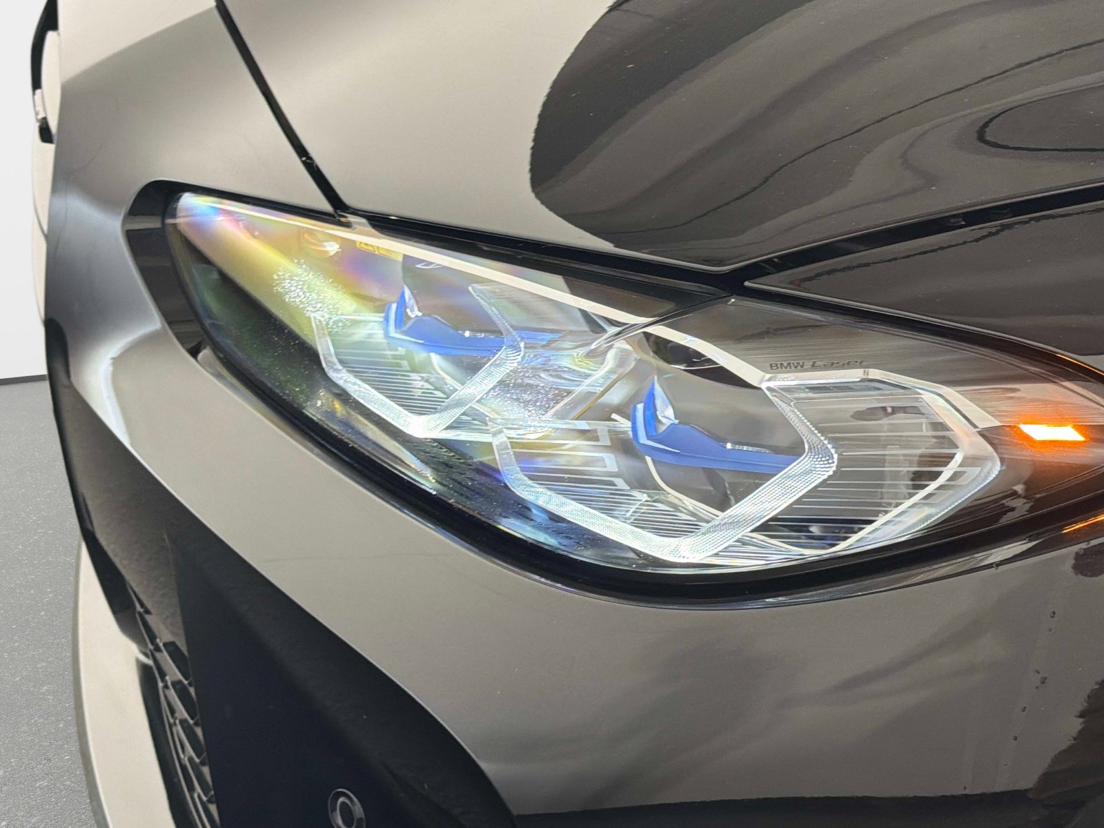 Used 2022 BMW M4 Coupe image 11