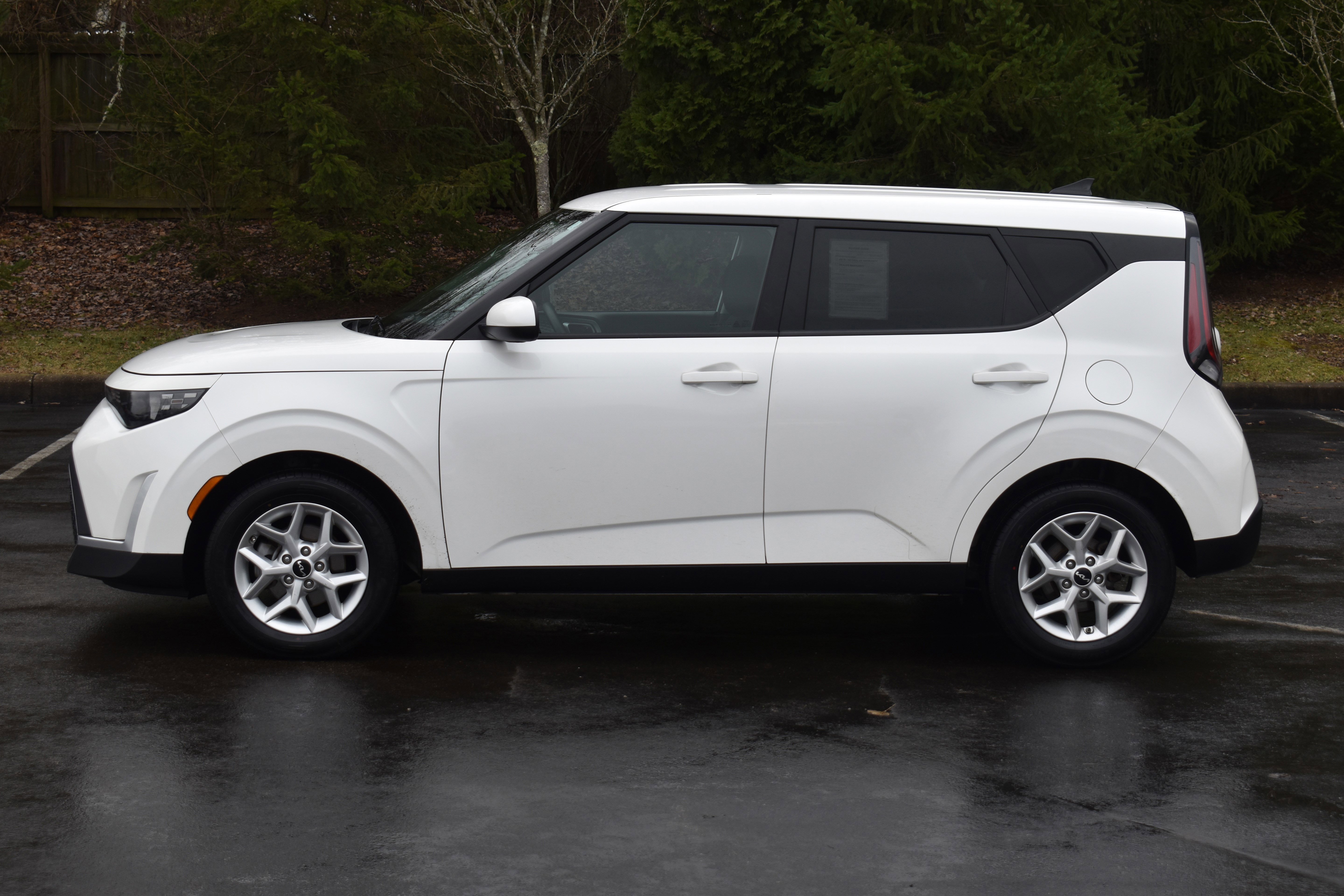 Used 2024 Kia Soul LX w/ Option Group 015 image 27